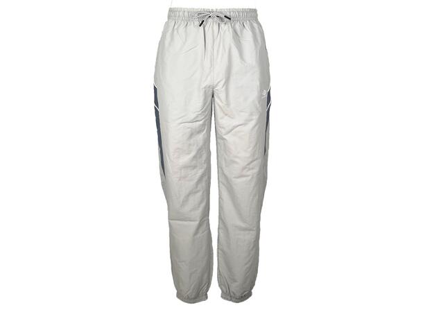 UMBRO Relaxed Track Pant Lj.blå S Retrobyxa i nylon 