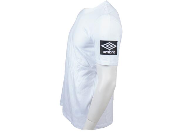 UMBRO FW Terrace Graphic Tee Vit L T-shirt med tryck på ärmen 