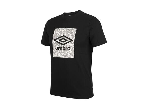 UMBRO Geo Graphic Tee Svart M T-shirt med tryck 