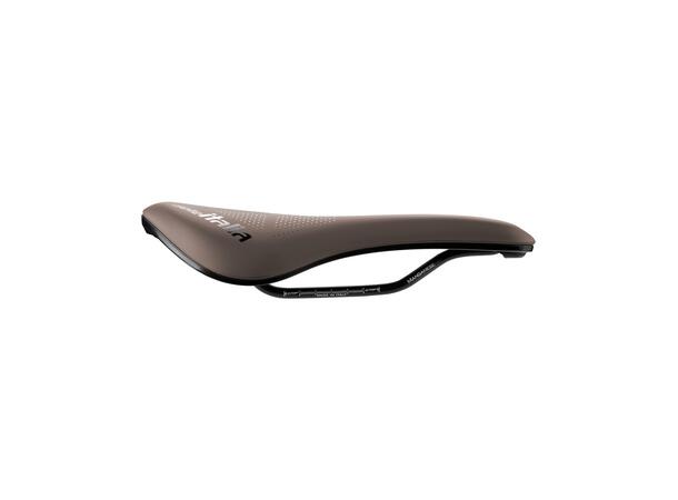 SELLE NOVUS BOOST EVO GRAVEL SF Brun L Cykelsadel Gravel 