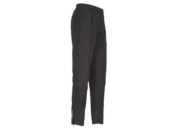 UMBRO Core Woven FZ Pant Svart M Träningsbyxa med lång dragkedja 