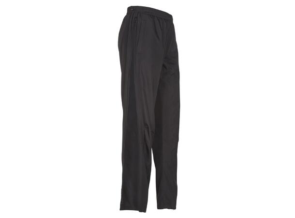 UMBRO Core Woven FZ Pant Svart L Träningsbyxa med lång dragkedja 