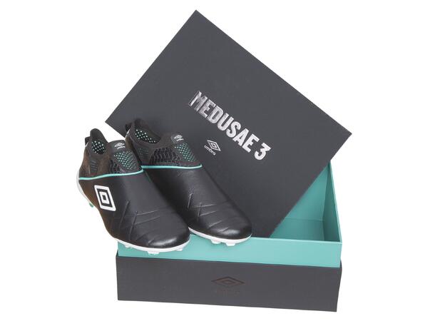UMBRO Medusæ 3 Elite FG Svart 40,5 Fotbollssko utan snörning 
